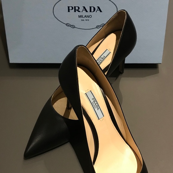 Prada Black Pumps, Size 40 - Picture 1 of 6